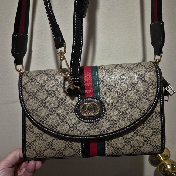 Source Unknown Handbags - Source Unknown Beige Crossbody Bag with Green & Red Stripe